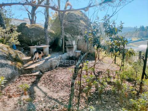 Moradia individual t4 em vila nova