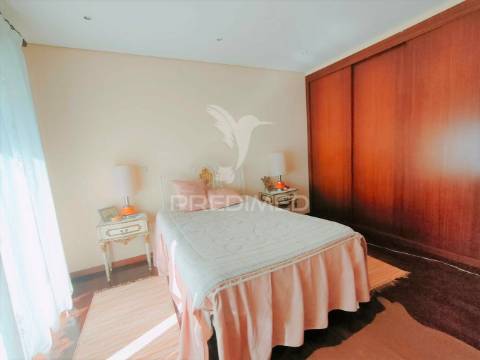 Moradia individual t4 em vila nova