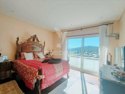 Moradia individual t4 em vila nova