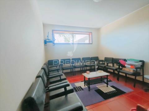 Moradia individual t4 em vila nova