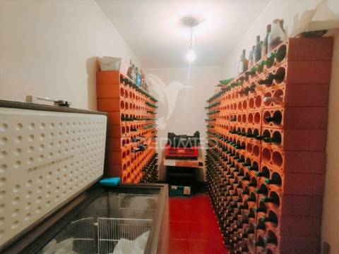 Moradia individual t4 em vila nova