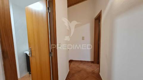 Moradia v2 com terraço próximo de alcácer do sal recentemente renovada