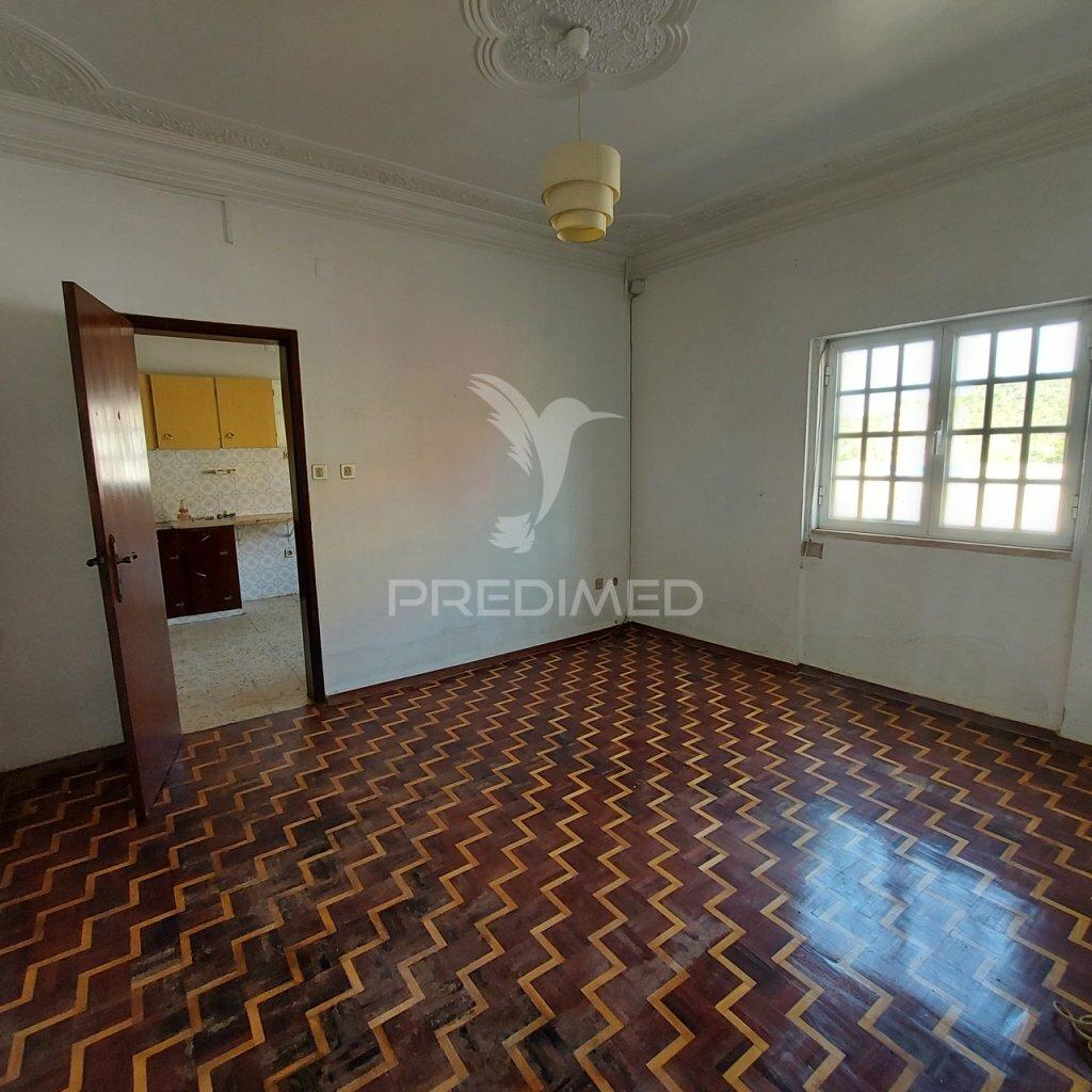 Moradia térrea t3, arneiro das milhariças, santarém.