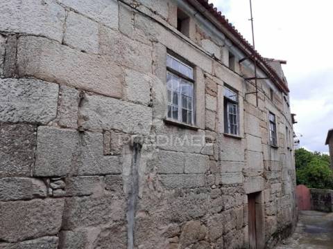 Casa em pedra - cativelos