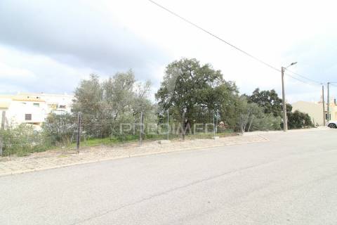 Loteamento urbano para 6 moradias, piscina e bar de apoio - algoz