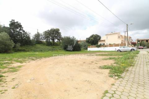 Loteamento urbano para 6 moradias, piscina e bar de apoio - algoz