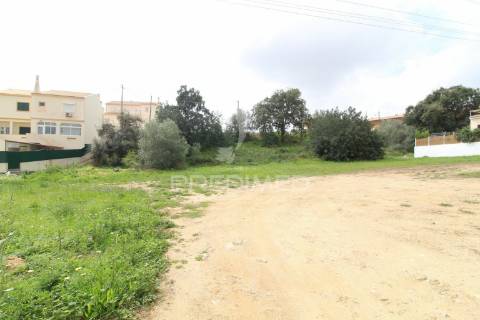 Loteamento urbano para 6 moradias, piscina e bar de apoio - algoz