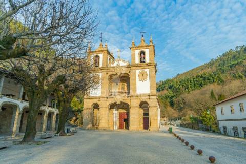 Terreno com casa rustica - valdosende, rio caldo, gerês