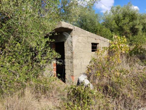 Terreno rustico com 4495 m²