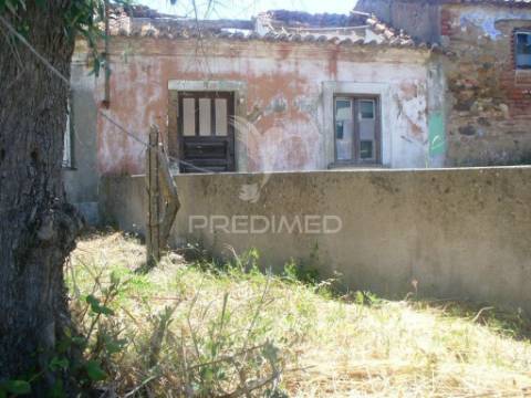 Excelente oportunidade terreno misto com ruina, constância