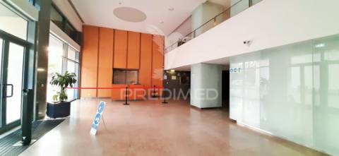 Escritório com vista rio e estacionamento - lisboa