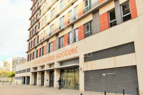Escritório com vista rio e estacionamento - lisboa