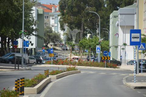 Apartamento t2 linda-a-velha