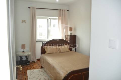 Apartamento t2 linda-a-velha
