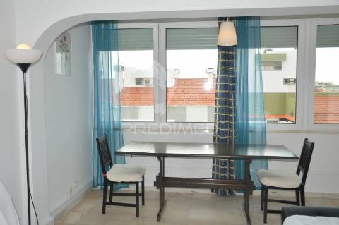 Apartamento t2 linda-a-velha