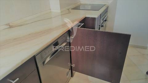 Apartamento t2 linda-a-velha