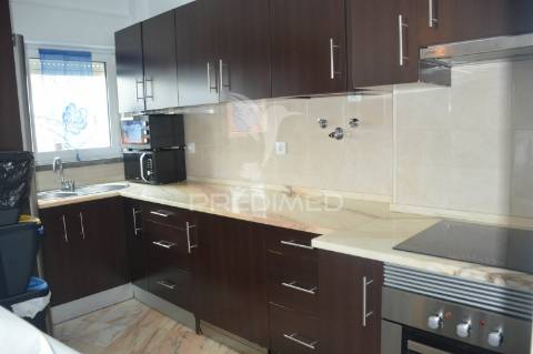 Apartamento t2 linda-a-velha