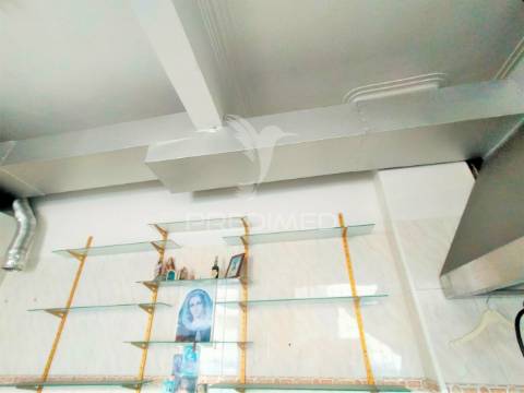 Churrasqueira | remodelada | águas livres | damaia