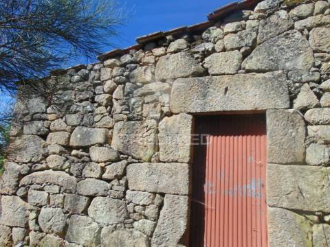 Terreno com 2 ha junto à e322 em alijó / vila real