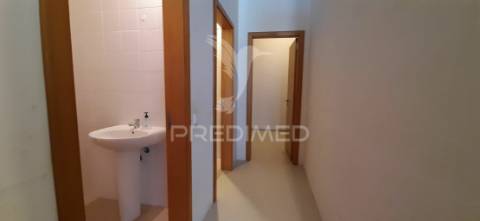 Fantástico escritório com 2 estacionamentos no restelo!