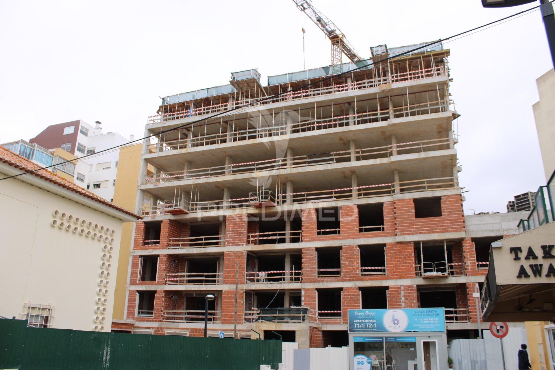 Novo t2+1 de luxo com terraço e garagem na praia rocha