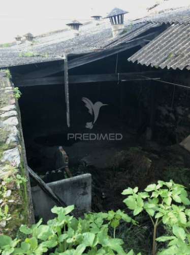 Armazém por recuperar em odemira