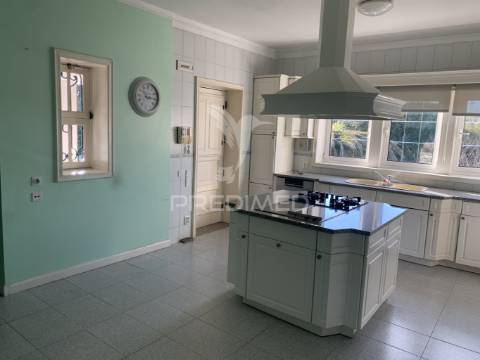 Moradia individual c/ piscina em v. n. famalicão