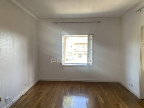 Moradia individual c/ piscina em v. n. famalicão