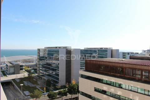 Escritório novo com vista rio - parque das nações