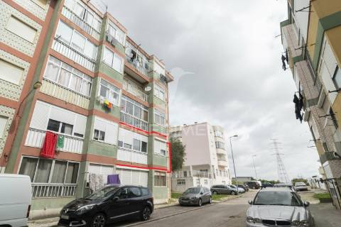 Apartamento no cabo de vialonga, v franca de xira, lisboa.