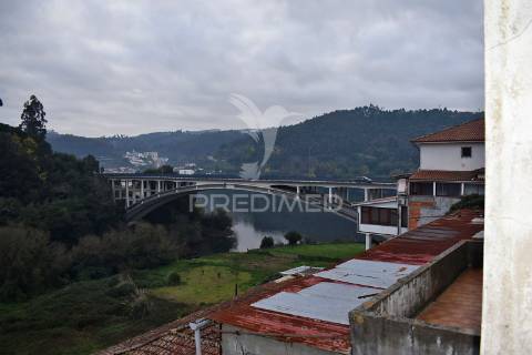 Moradia - vistas para o rio douro e sousa