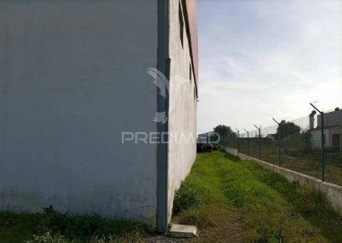 Armazém - zona industrial de alter do chão