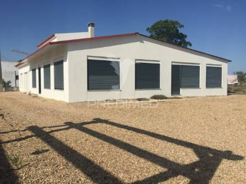 Quinta com 30000 m2 - samora correia