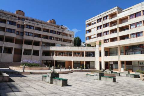 - loja/ clínica de fisioterapia