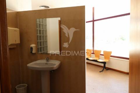 - loja/ clínica de fisioterapia