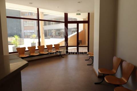 - loja/ clínica de fisioterapia