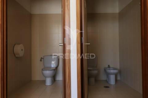 - loja/ clínica de fisioterapia