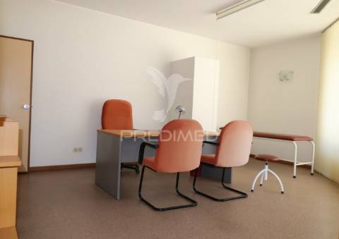 - loja/ clínica de fisioterapia