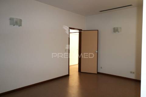 - loja/ clínica de fisioterapia