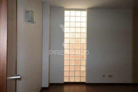 - loja/ clínica de fisioterapia