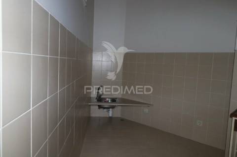 - loja/ clínica de fisioterapia