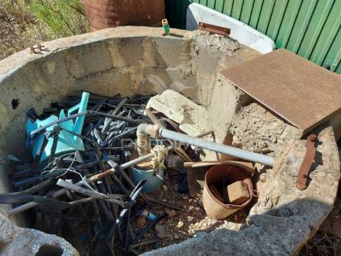 Terreno 14km de lagos 3330m2 totalmente delimitado com muro