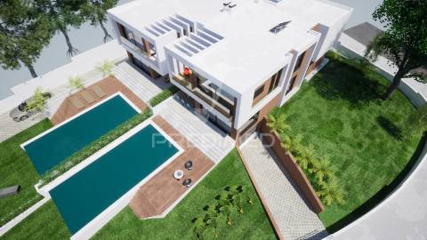 Moradia de luxo t5 soltróia