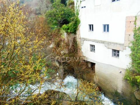 Moradia usada c/ 3 moinhos de roda em vila real