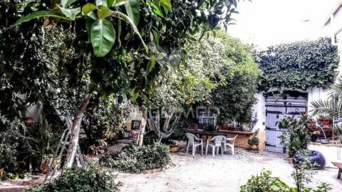 Alojamento local em casa senhorial com restaurante e loja individual