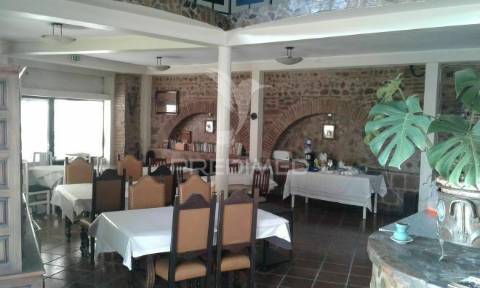 Alojamento local em casa senhorial com restaurante e loja individual