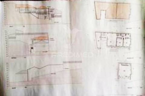 Moradia p/ recuperar c/ projecto aprovado