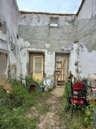 Ruina para reconstrução