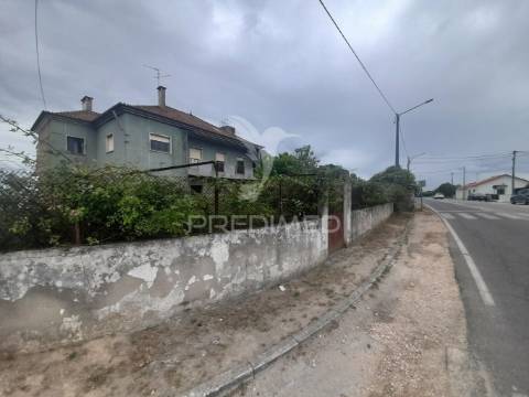 Prédio para residencial e comércio