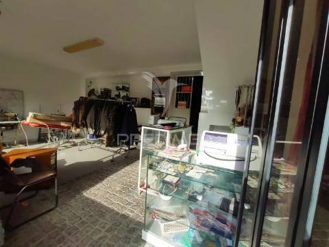 Armazém \loja \habitação \caxarias